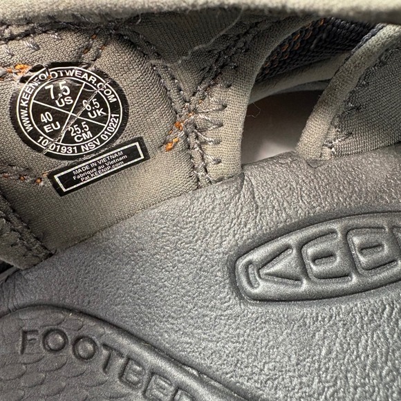 KEEN‎ Mens 7.5 Newport H2 Water Hiking Sport Sandals Gray Orange Toe Protection - Picture 7 of 7